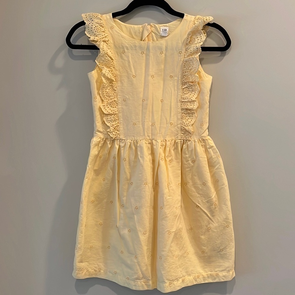 GAP Kids - Eyelet ruffle dress - girls summer dress.  Size large. Yellow.